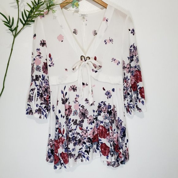 JODIFL Dresses & Skirts - JODIFL floral deep v-neck mini dress S